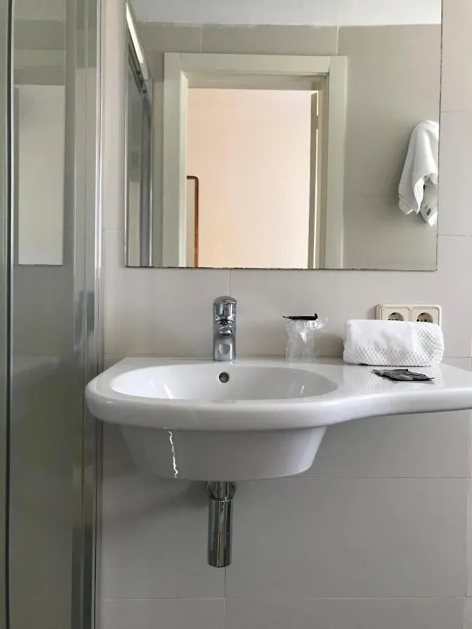 Hostal Can Pou Vidreres 0*,  Spain